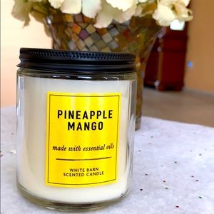 Bath & Body Works candle